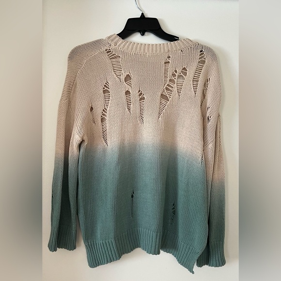 The Impeccable Pig Cream and Teal Distressed Knit Sweater 🧶❄️🎿⛄️in EUC - Picture 3 of 6
